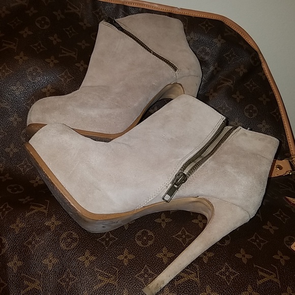 Boots - Picture 2 of 2